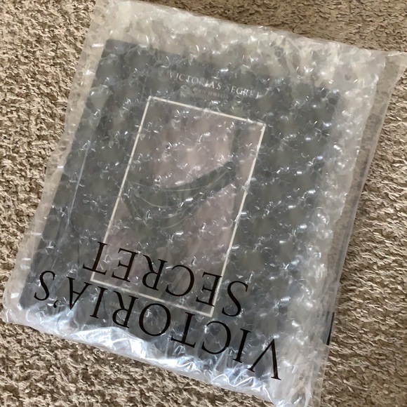 Last one🚨Victoria Secret Rhinestone thong panty - Picture 3 of 7